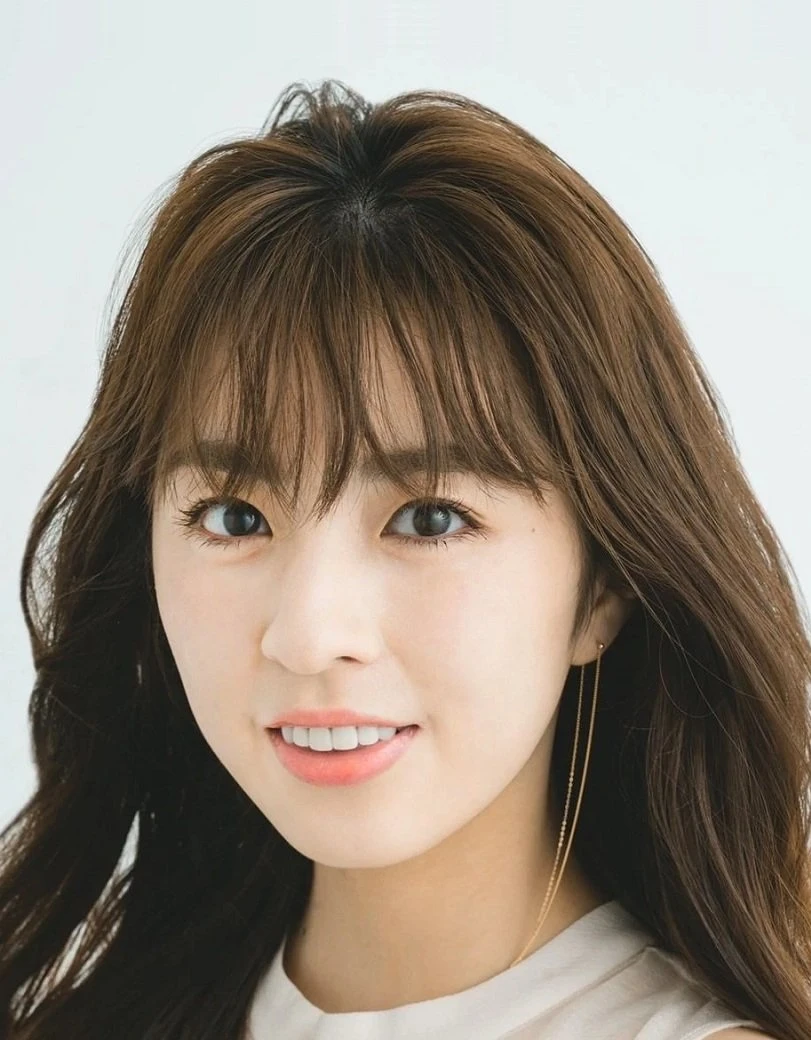 Yanagi Yurina