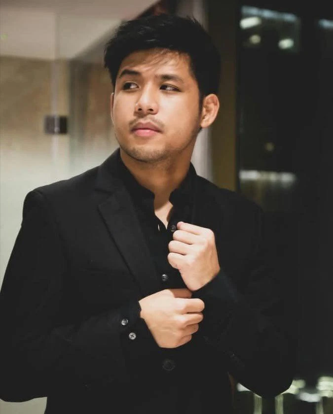 Mac Mendoza